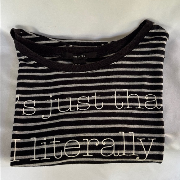 GENTLY WORN UNIQUE FOREVER 21 UNISEX BLACK & GREY STRIPPED TOP - Picture 8 of 10